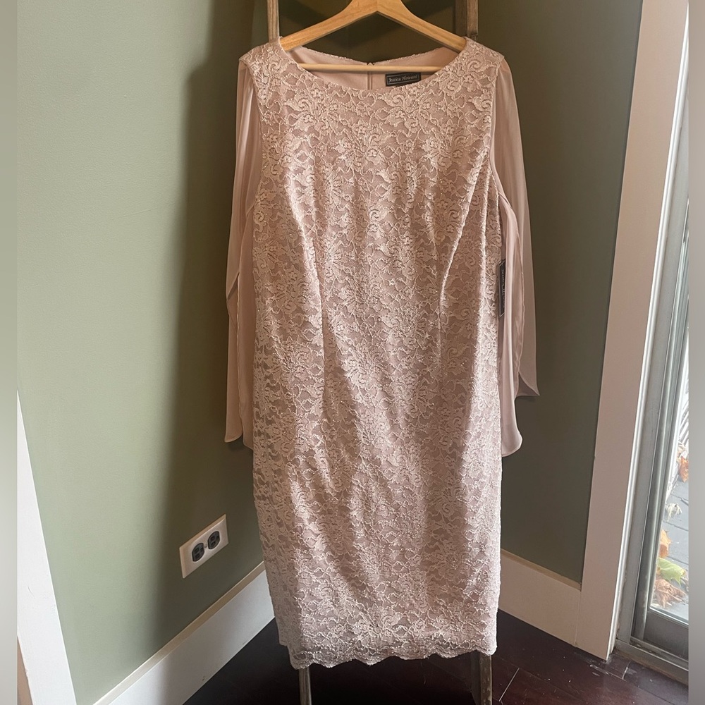 Jessica Howard Knee Length Lace Dress